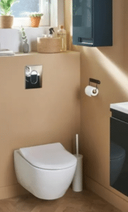 Toilette suspendue à un muret
